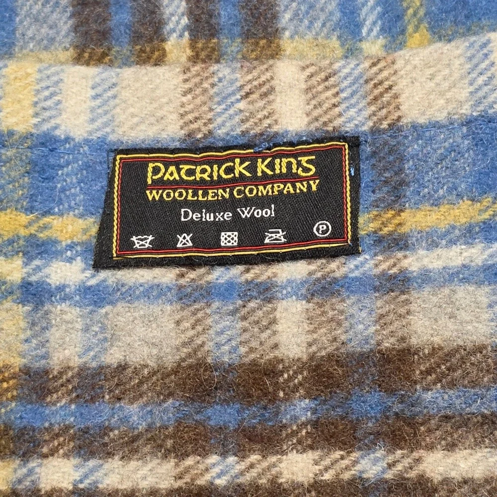 Patrick Kins Woollen Company Deluxe Wool Plaid Scarf Fringe Dual Pocket on Ends‎